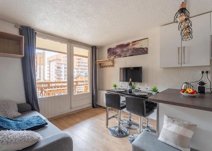 In-out - Heart Of Convenient Flat, Wifi 92 Apartmán