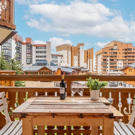 In-out - Heart Of Convenient Flat, Wifi 92 Apartment *